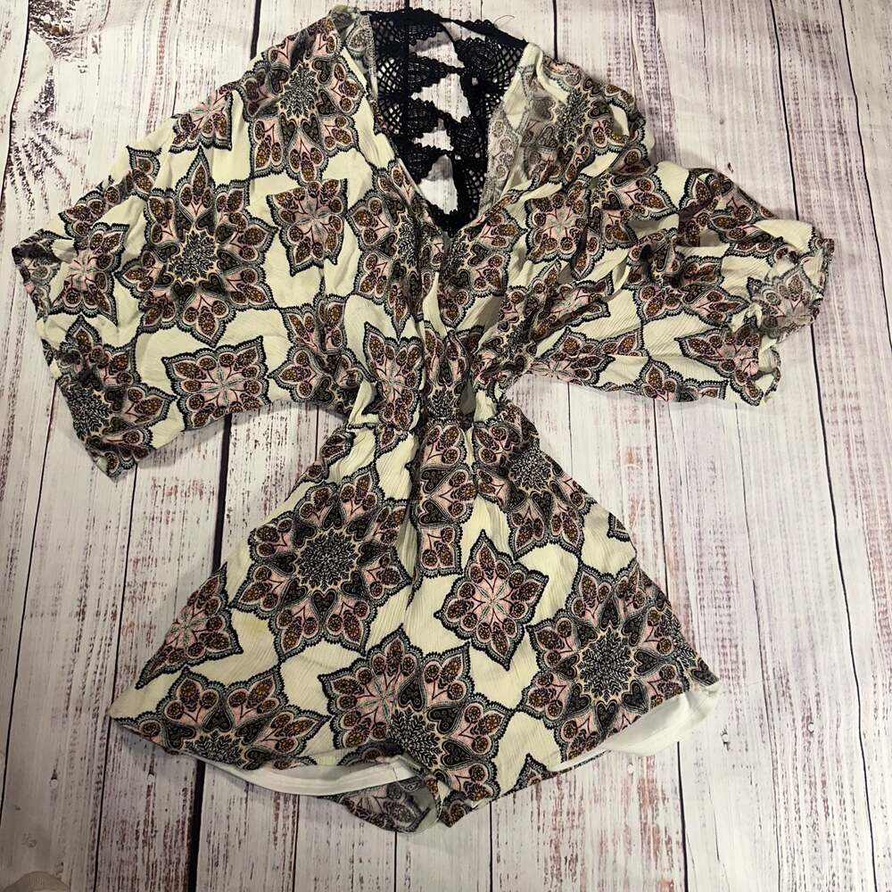 Charlotte Russe Paisley Y2k Medallion Indie Romper with Crochet Back Detail-XS - Picture 1 of 7